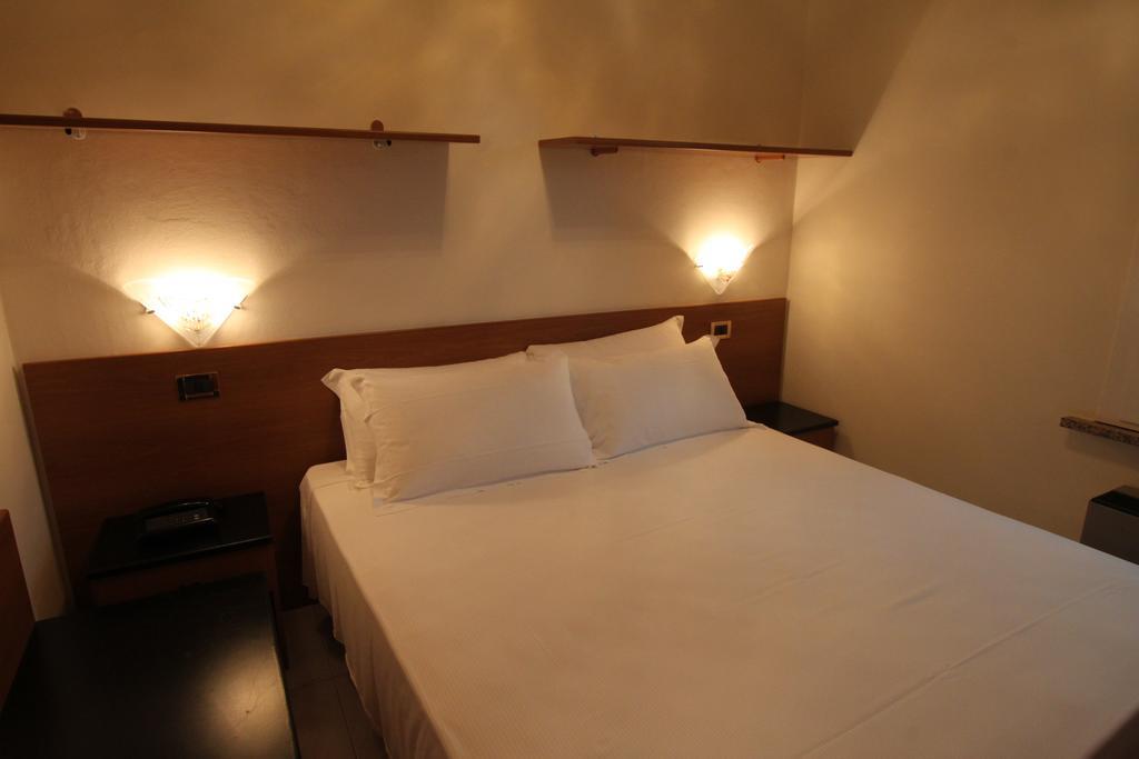 Street Hotel Комаккьо Номер фото