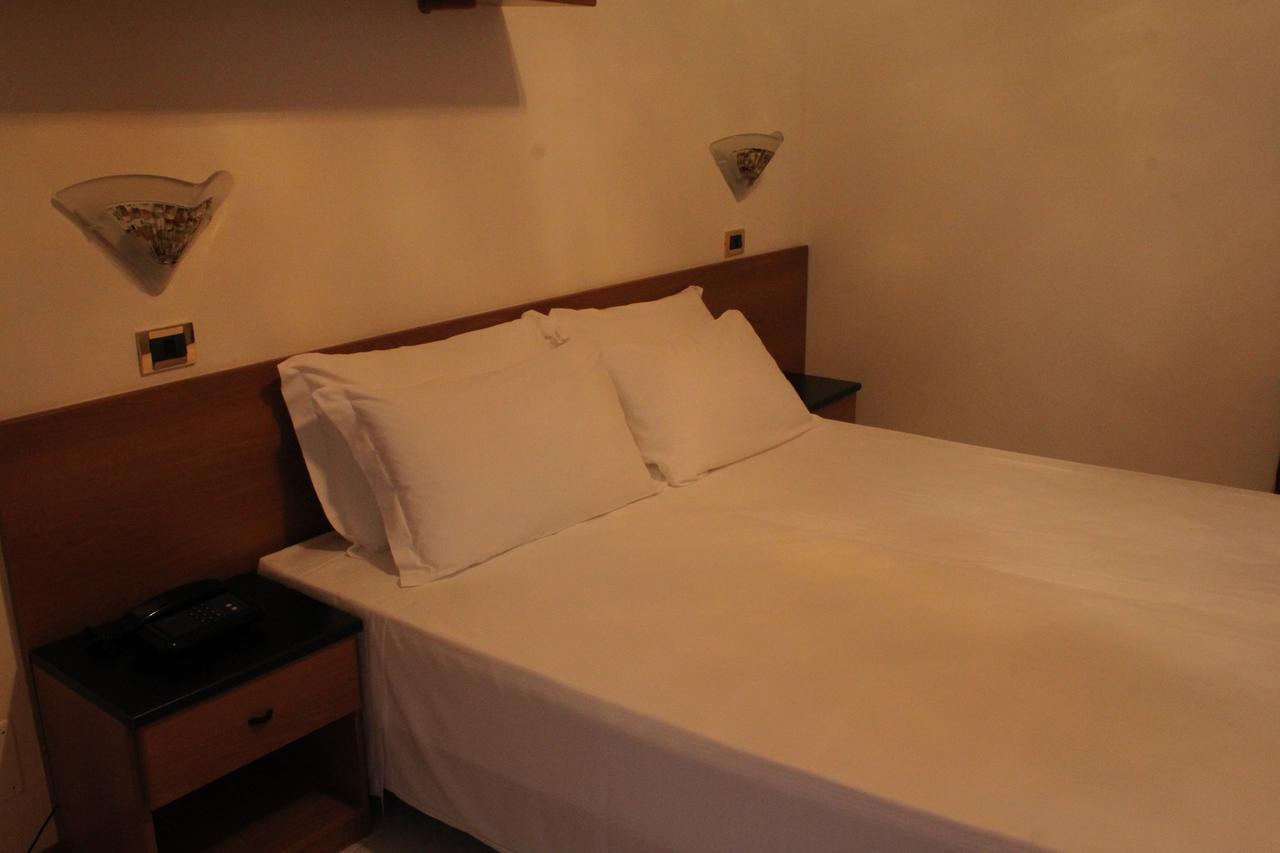 Street Hotel Комаккьо Номер фото